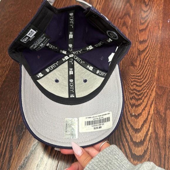 Toronto Maple Leafs Baseball Cap - Picture 2 of 2